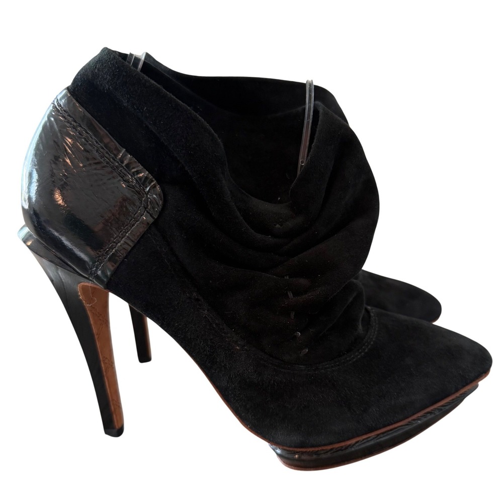 L.A.M.B.‎ Gwen Stefani Black Suede Ruched Ankle Boots Patent Heel 8M